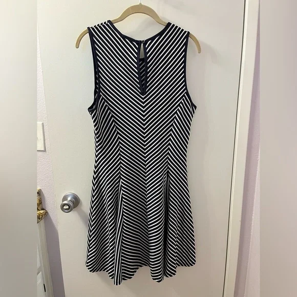Sophia + Zeke Navy Blue Striped A-Line Dress EUC Size XL - Picture 9 of 9